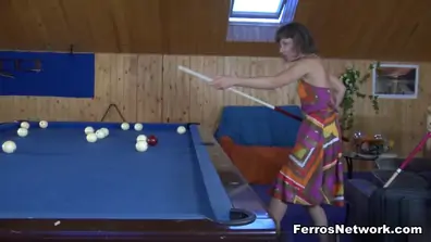 Nylonscreen scene viola b and lesley