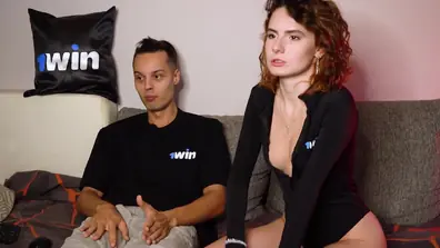 Darcy dark in plays de robe games displaying natural